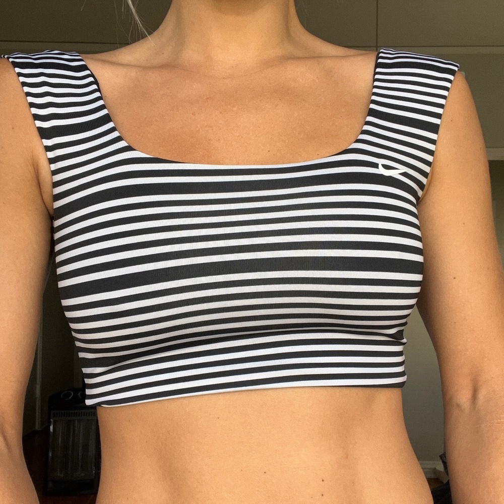 Nike Reversible sports bra size small
